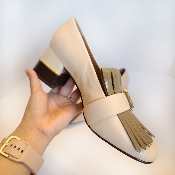 Tory Burch | Multi Logo Kiltie Loafer Pumps in Brie/Sunflower Seed Size 7.5 - Picture 12 of 13